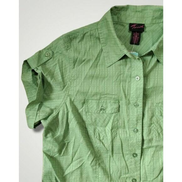 Torrid NWT Short Sleeve Roll Tab Button Up Top Size 2 Green - Picture 3 of 7